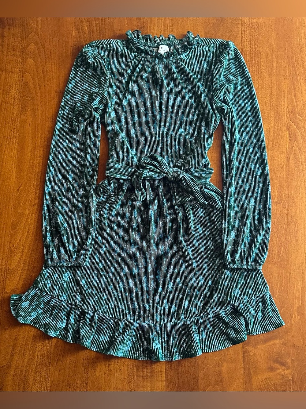 True Craft•pleated/plissé tie-back dress•XS•polyester•green w/blue floral•ruffle